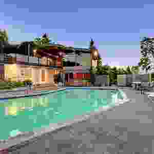 vertical-timeline-with-image-2-4